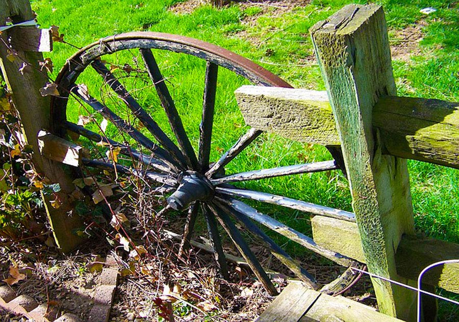 Wagon Wheel Fence