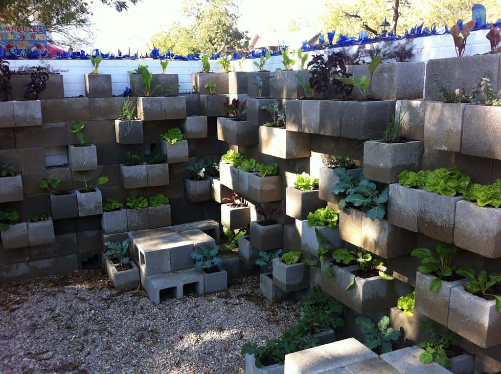 Great Cinder Block Garden Ideas, Garden Wall Blocks Ideas For School